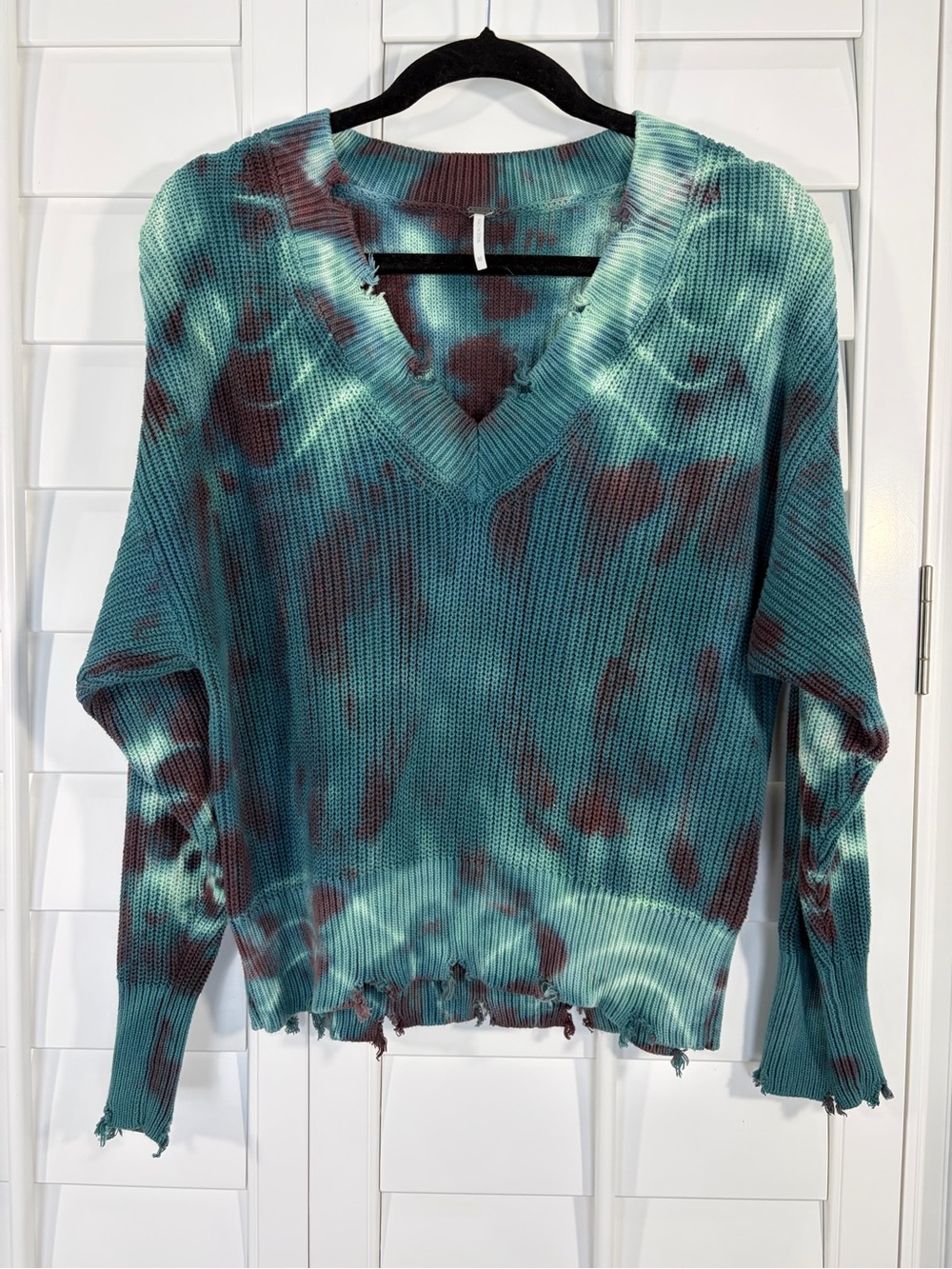 Young Fabulous & Broke Run Away Oversized Distressed Tie-Dye V-Neck Sweater (M)